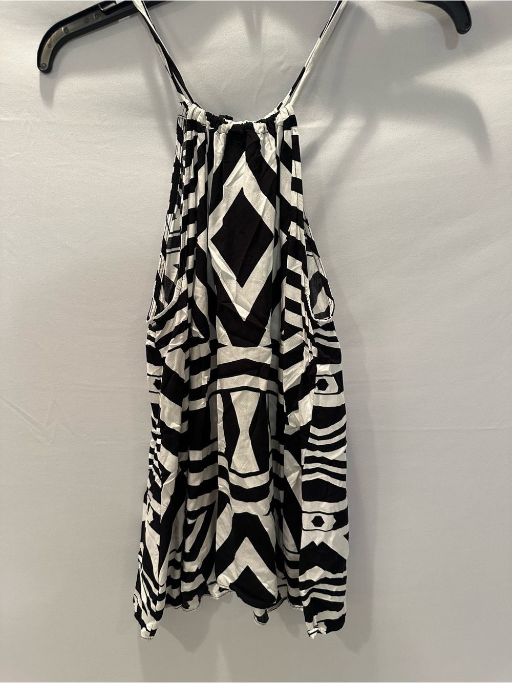 crown & ivy Black and White Geometric Halter top